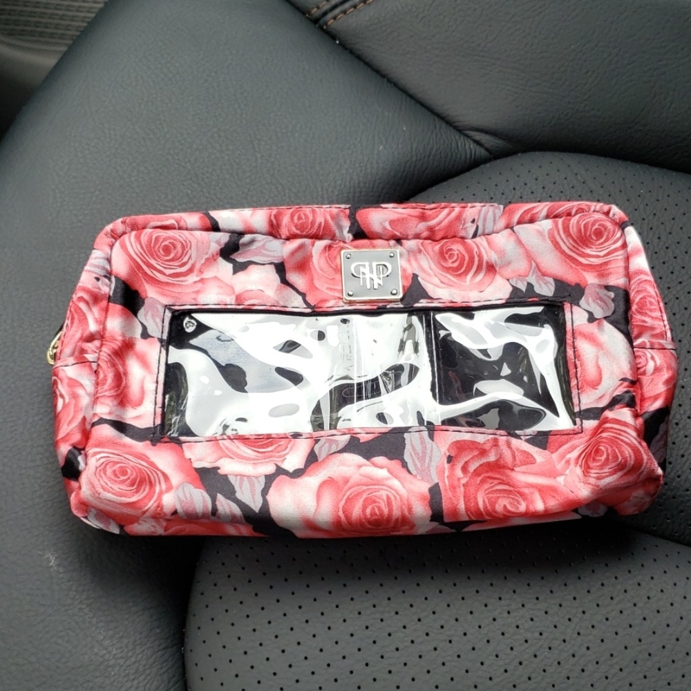 PurseN cosmetics case with compartments